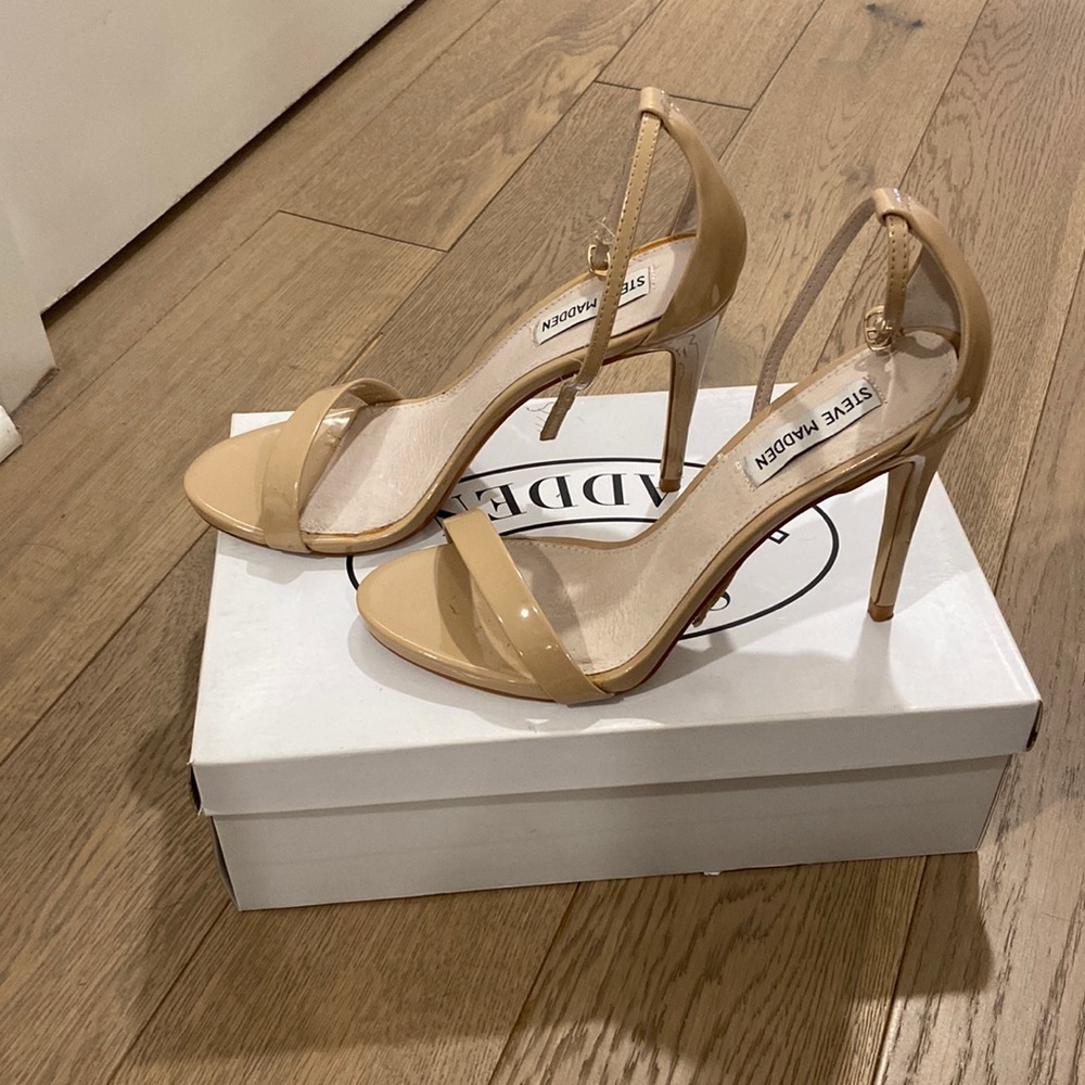 Steve Madden Stecy blush patent heel. Size 9.